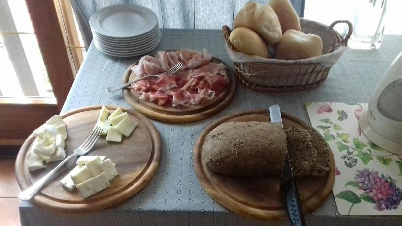 B&B Il Santo Pellegrino Adrara San Rocco Buitenkant foto
